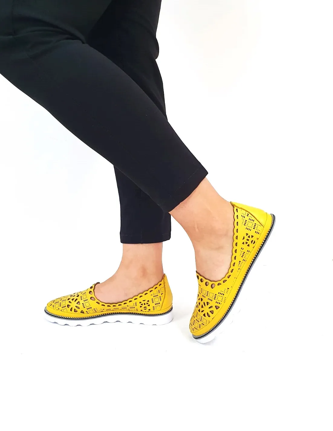 Catinca Shoes 970 GA pantofi damă piele galbeni perforați
