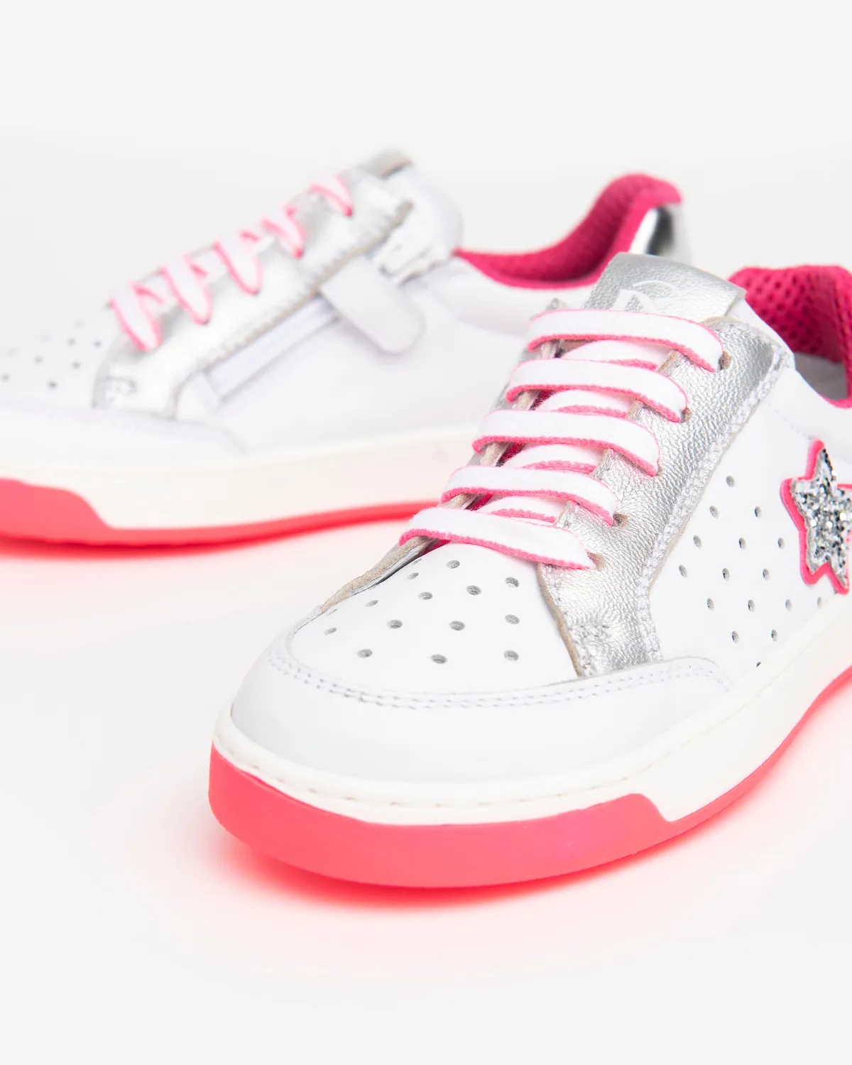 NeroGiardini Sneakers fete piele cu siret si fermoar