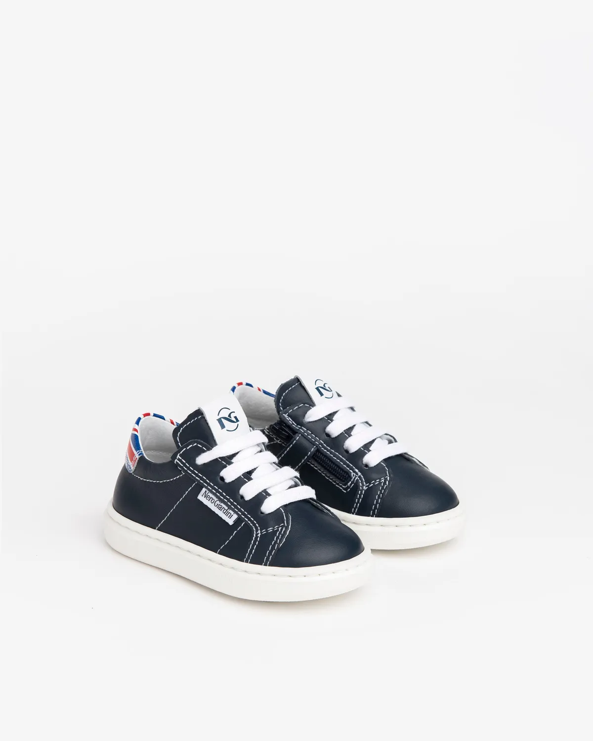 Sneakers băieței NeroGiardini primii pași