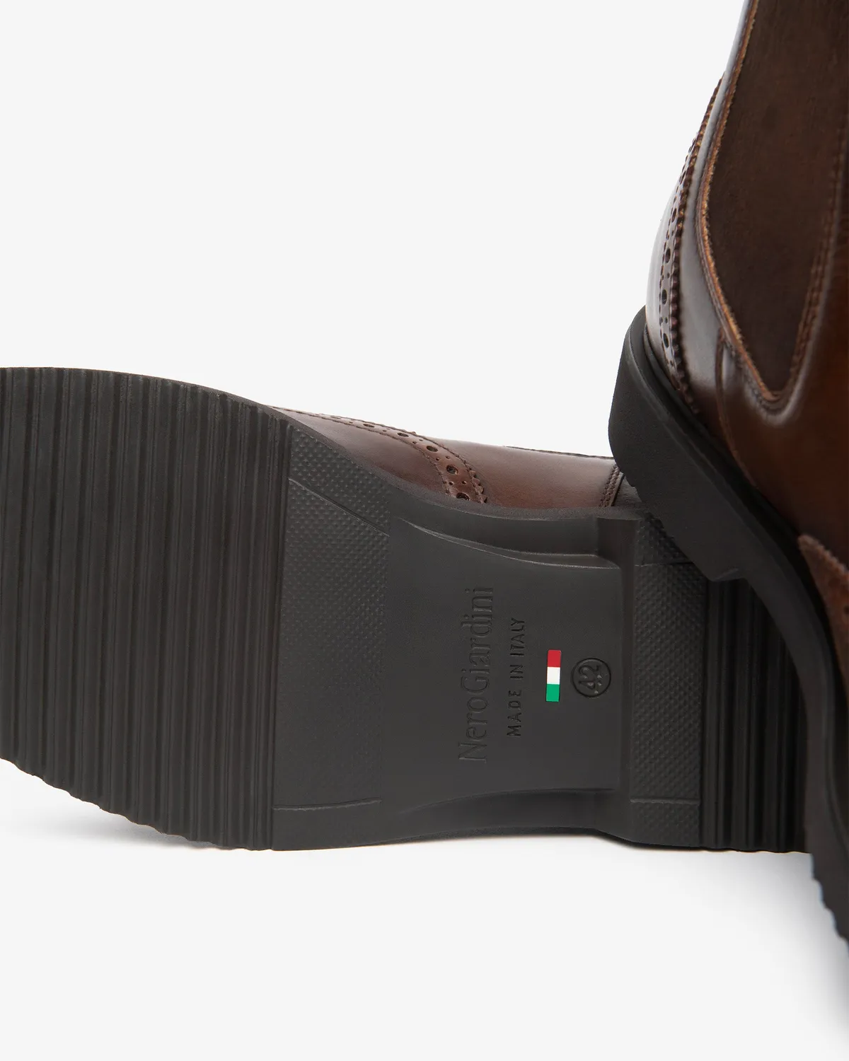 NeroGiardini ghete Chelsea barbati piele brogue