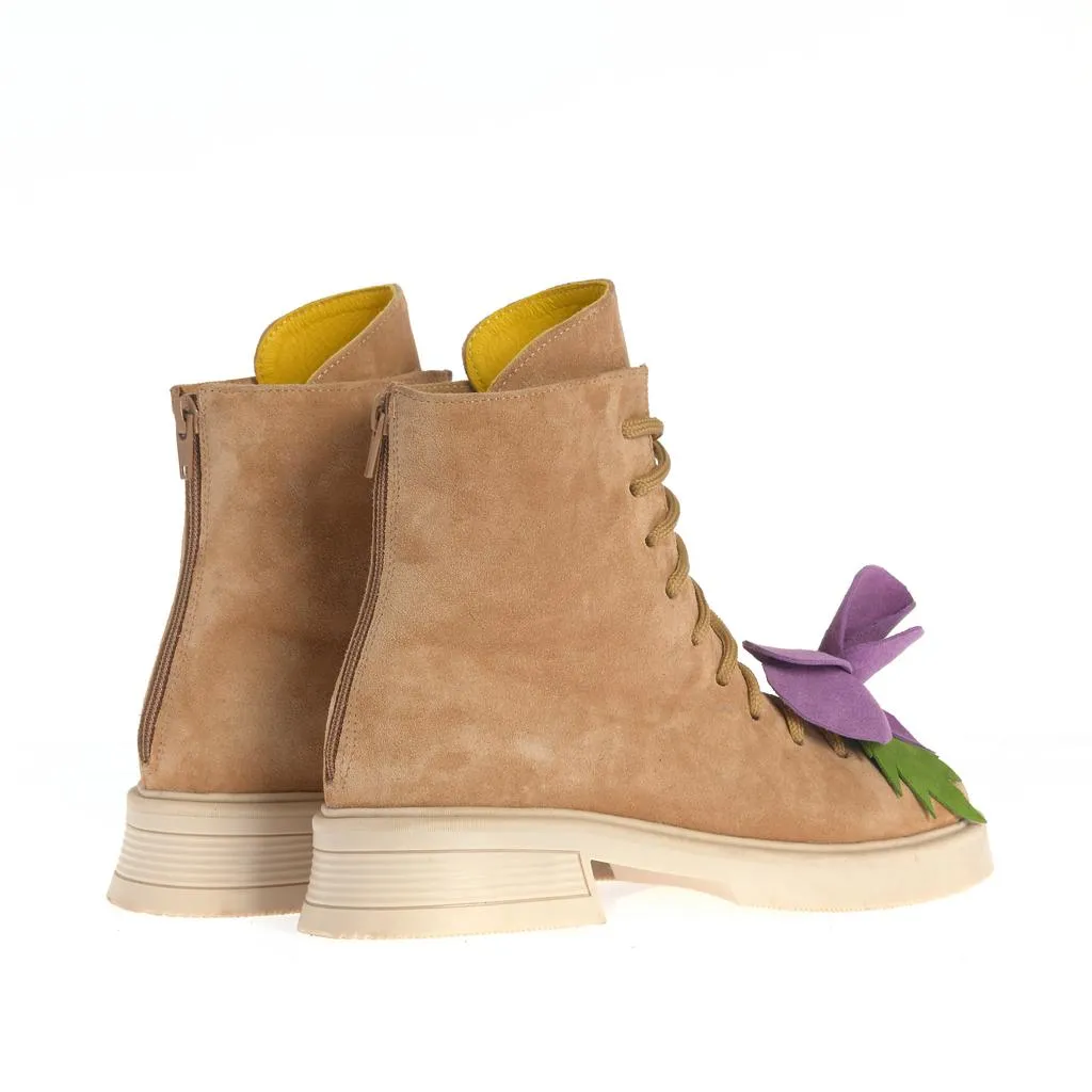 Ana Urbana Yasmina bocanci camel piele intoarsa