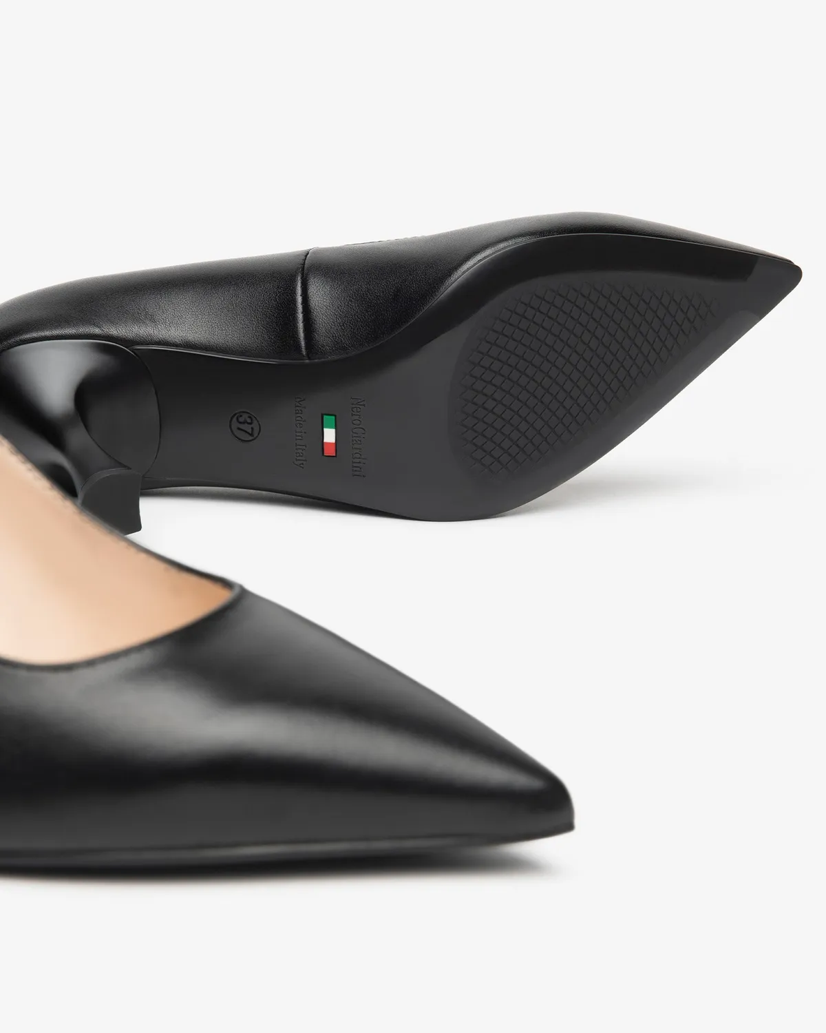 NeroGiardini pantofi toc dama piele varf ascutit