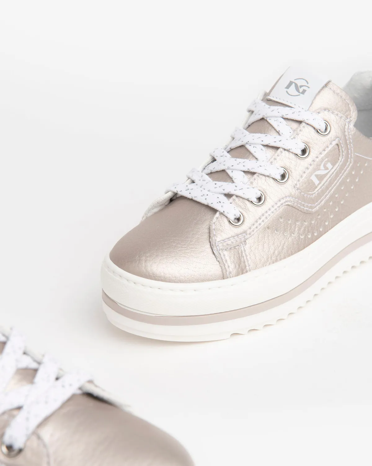 Sneakers fete NeroGiardini DryGo cu siret si fermoar