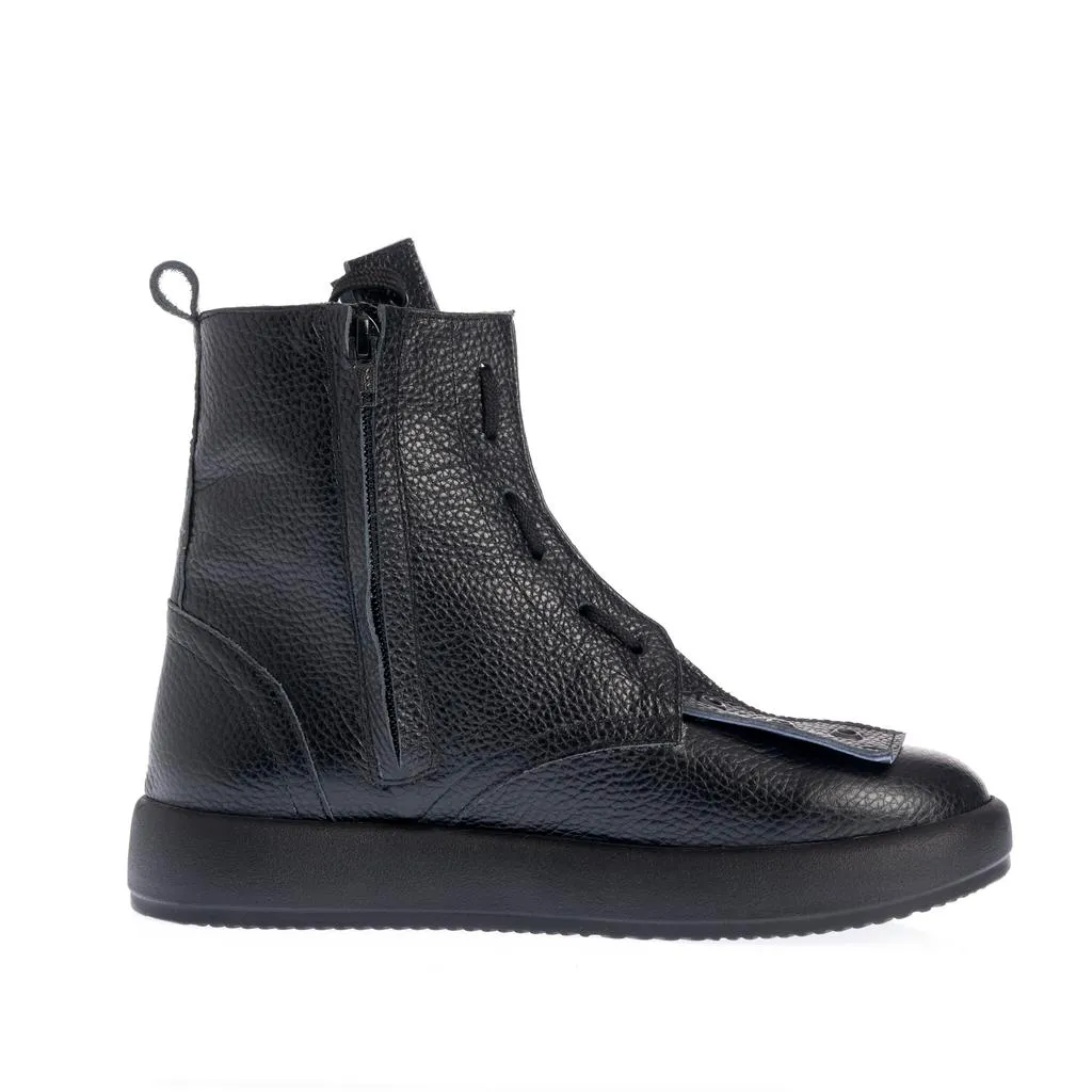 Ana Urbana Chiara ghete piele negre barefoot