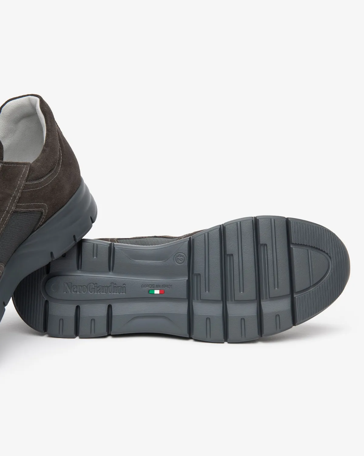 NeroGiardini sneakers barbati piele intoarsa cu panza