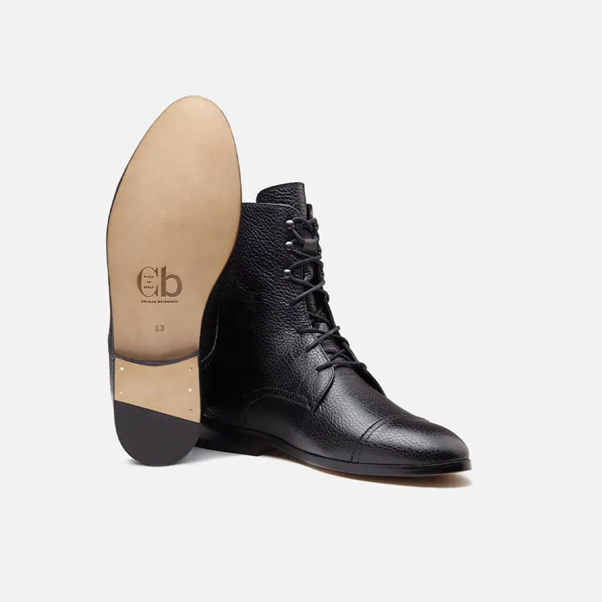 Cecilia Bringheli Eva ghete piele negre cu siret