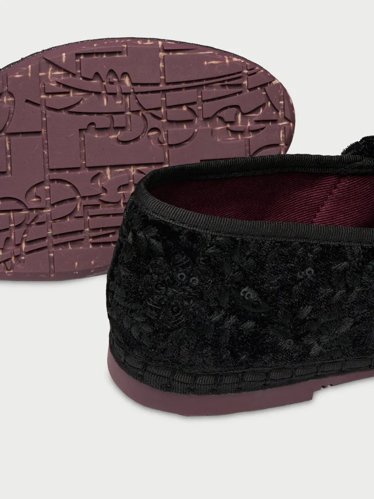 Flagelus Lyra Sylva pantofi slip-on negru brodat