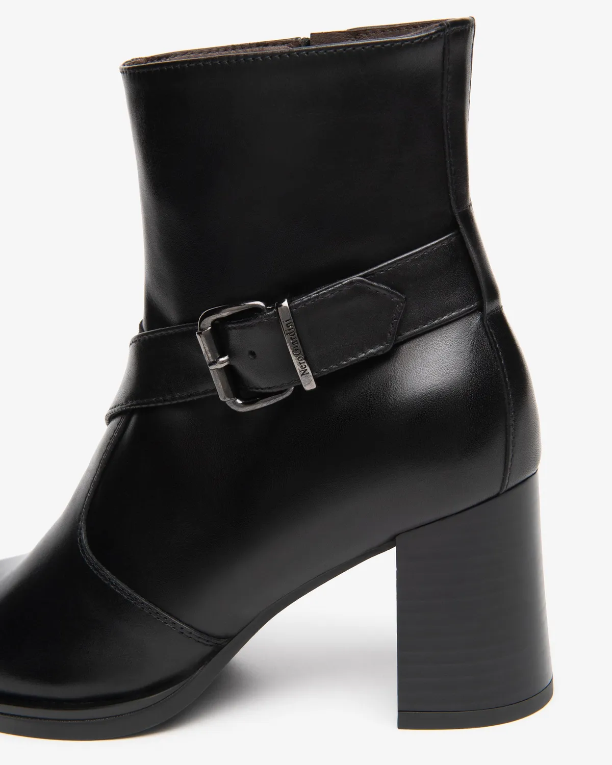 NeroGiardini Botine piele dama toc 75 mm catarama aurie