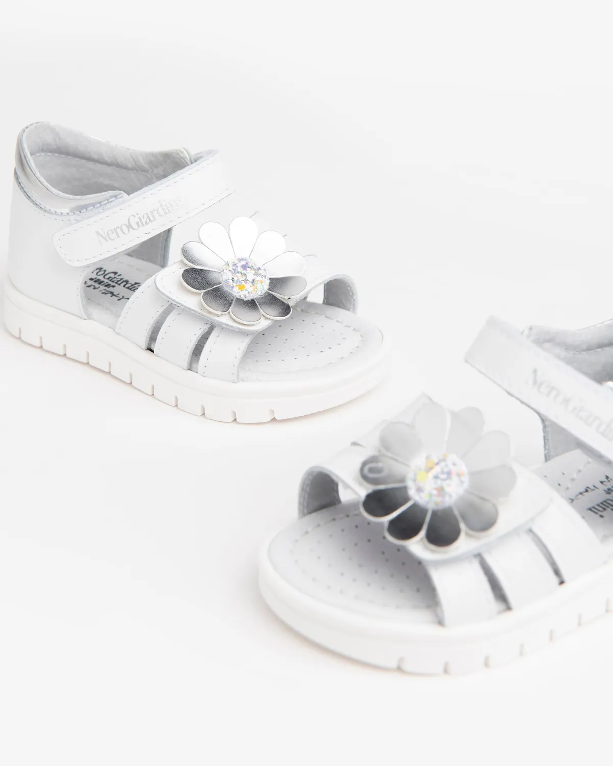 NeroGiardini sandale fete piele cu floare și velcro