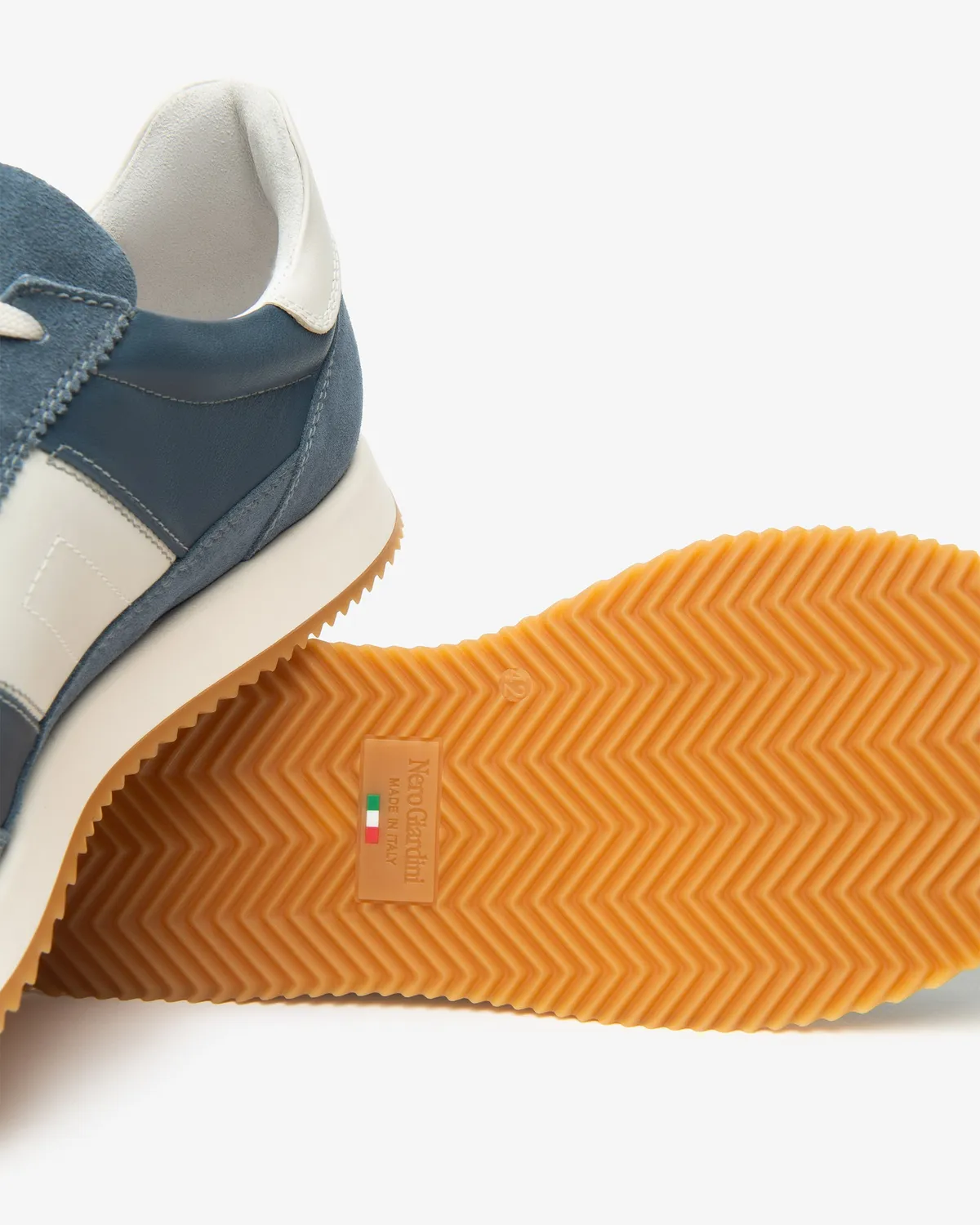 Sneakers barbati NeroGiardini piele intoarsa vara