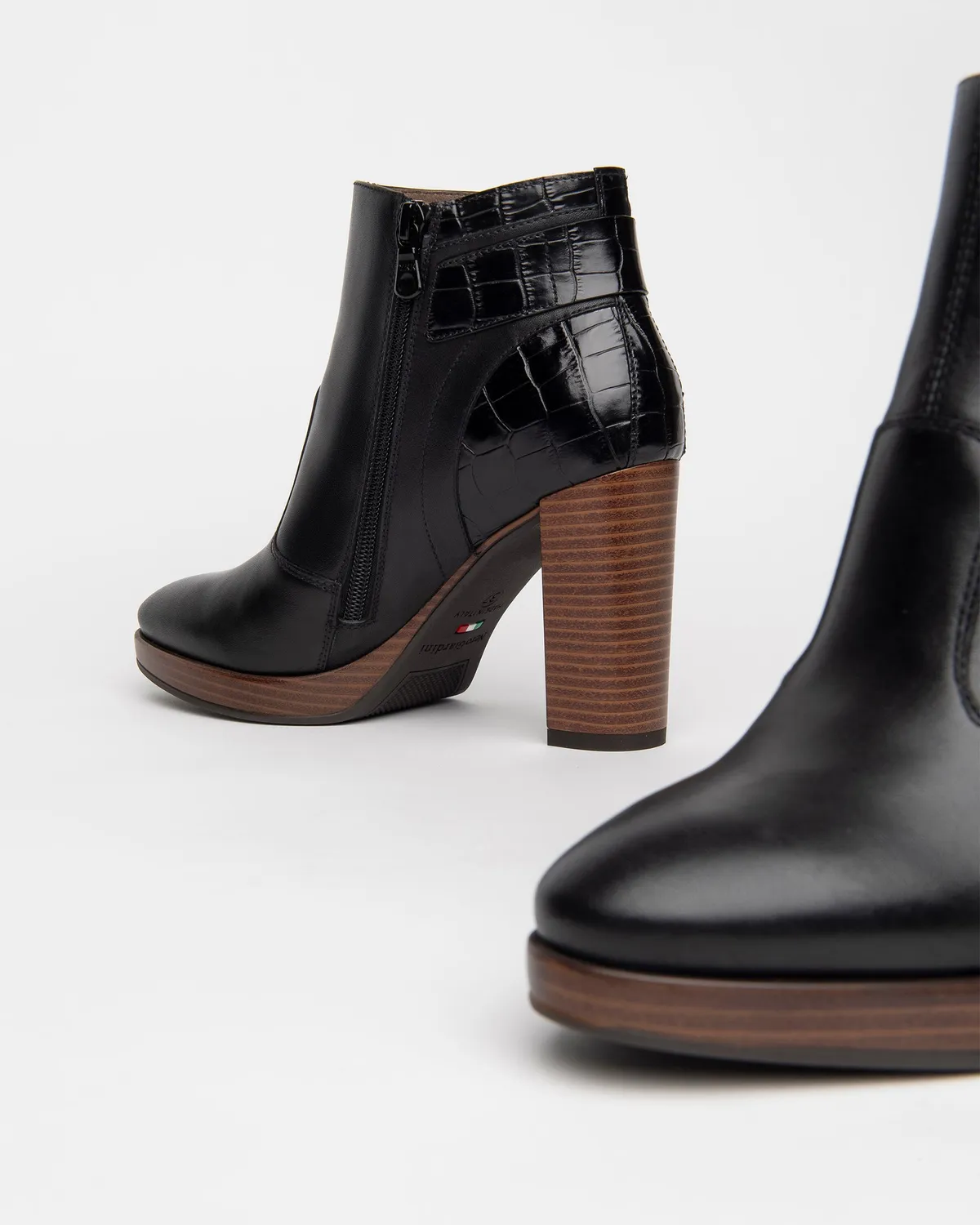Botine NeroGiardini piele imprimeu croco toc 9,5 cm