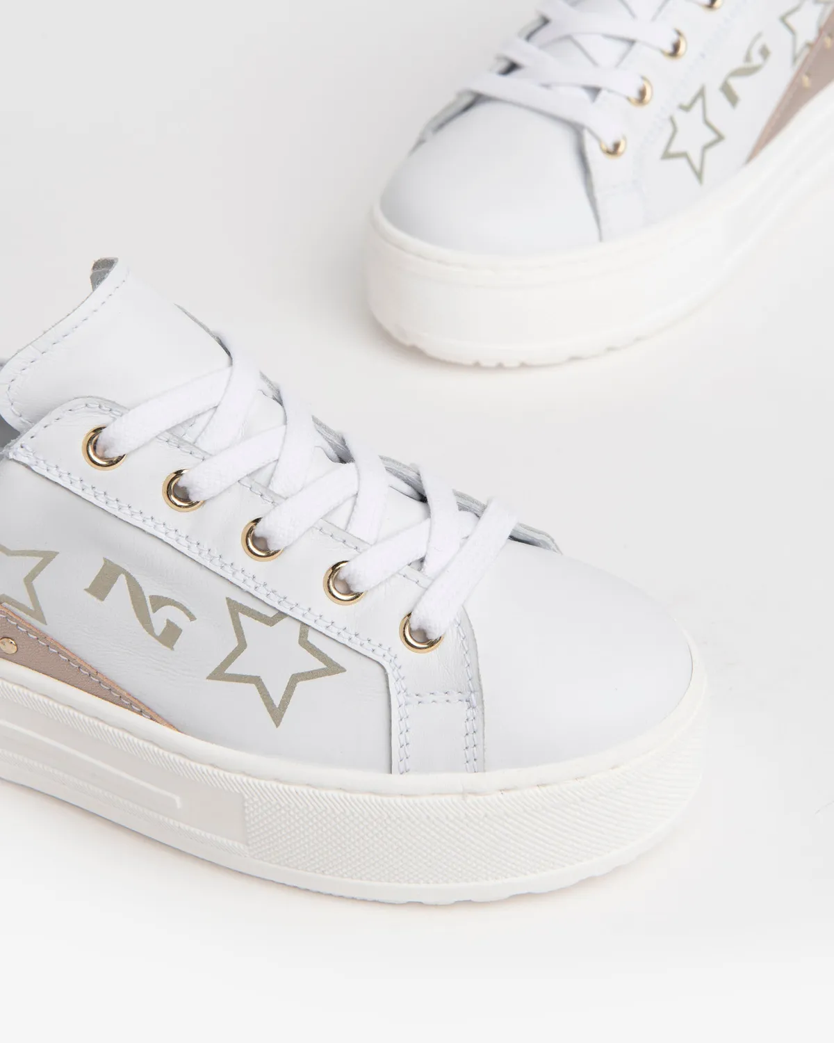 NeroGiardini Teen sneakers fete piele cu tinte