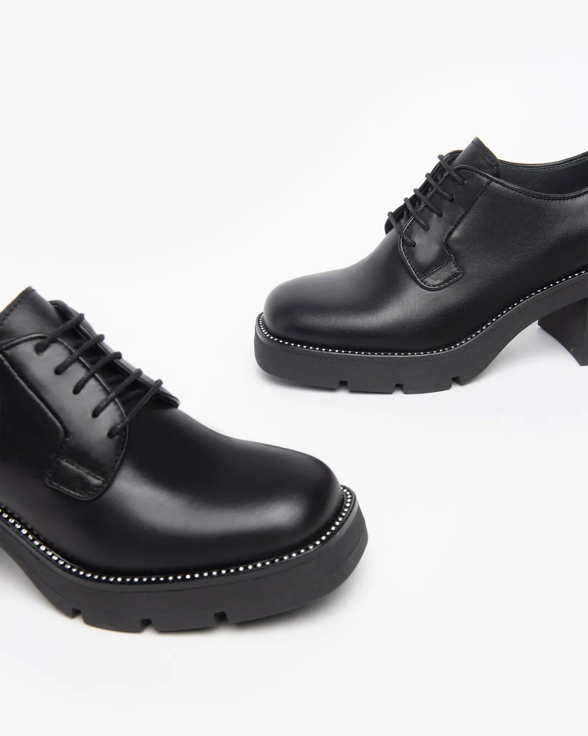 Pantofi Oxford damă NeroGiardini piele cu șiret