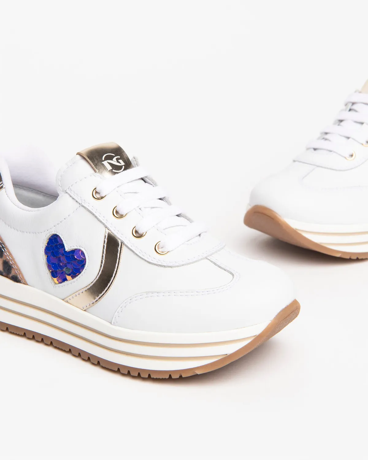 Sneakers fete NeroGiardini piele inima paiete