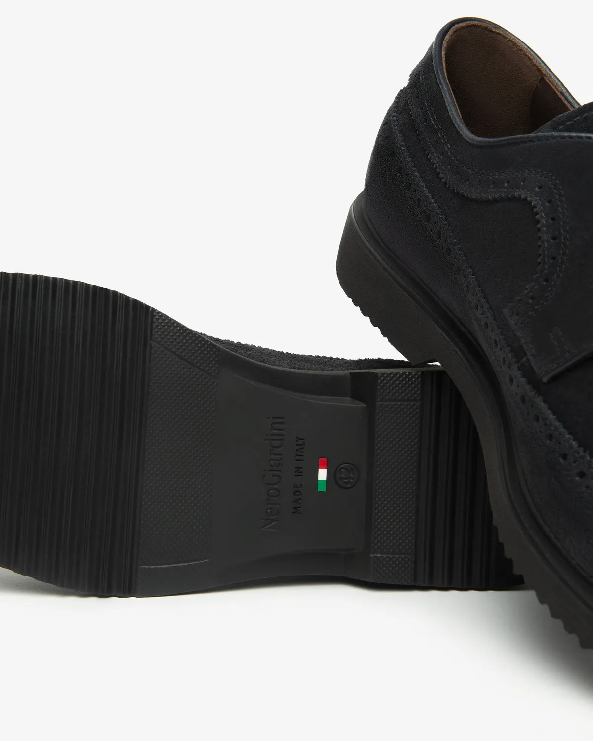 NeroGiardini pantofi derby barbati piele intoarsa toamna
