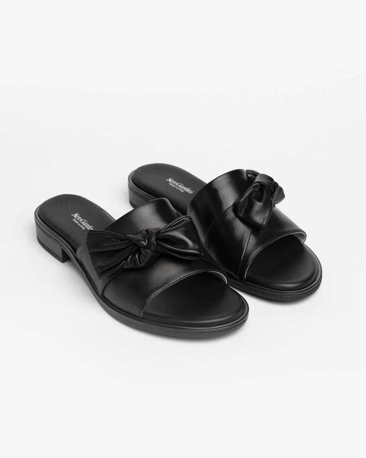NeroGiardini papuci piele dama cu funda toc 2,5 cm