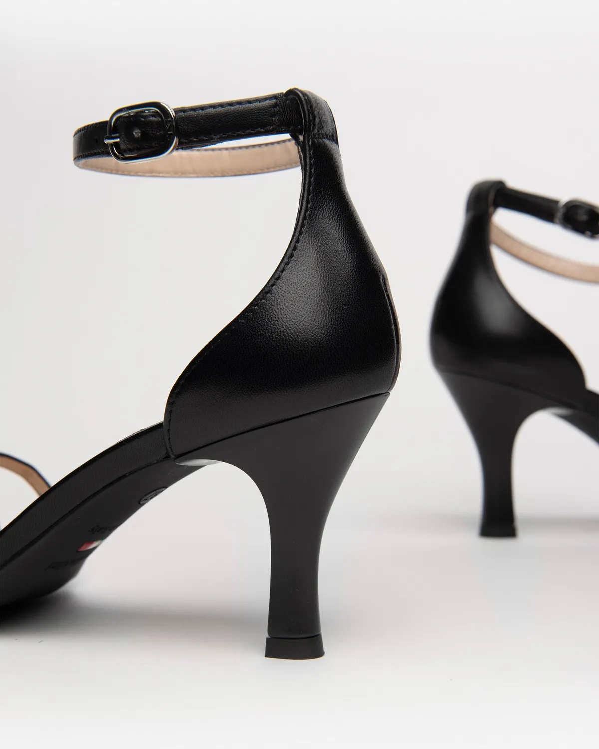 NeroGiardini Premium Collection sandale elegante piele