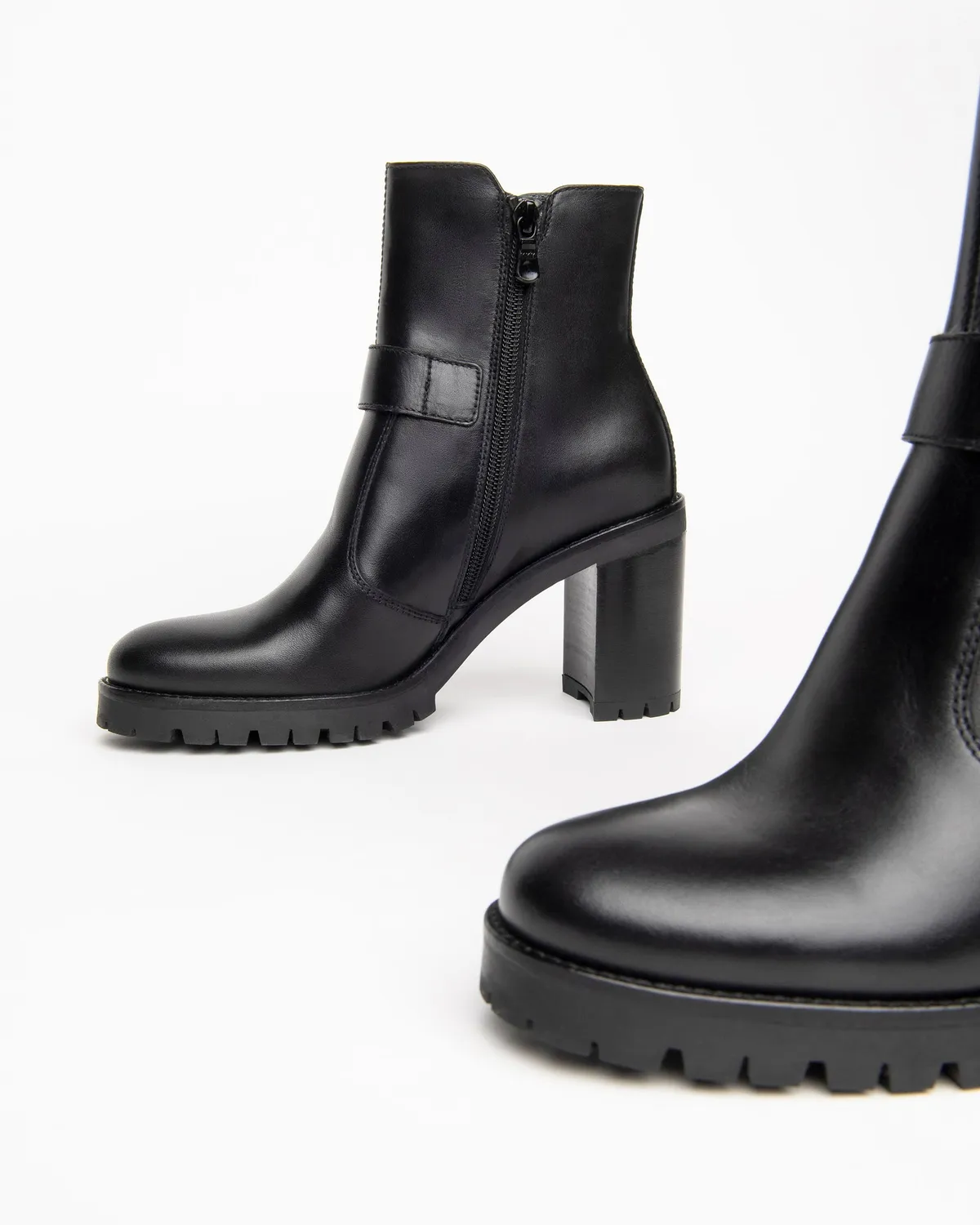 NeroGiardini Botine damă piele cu cataramă toc 9 cm