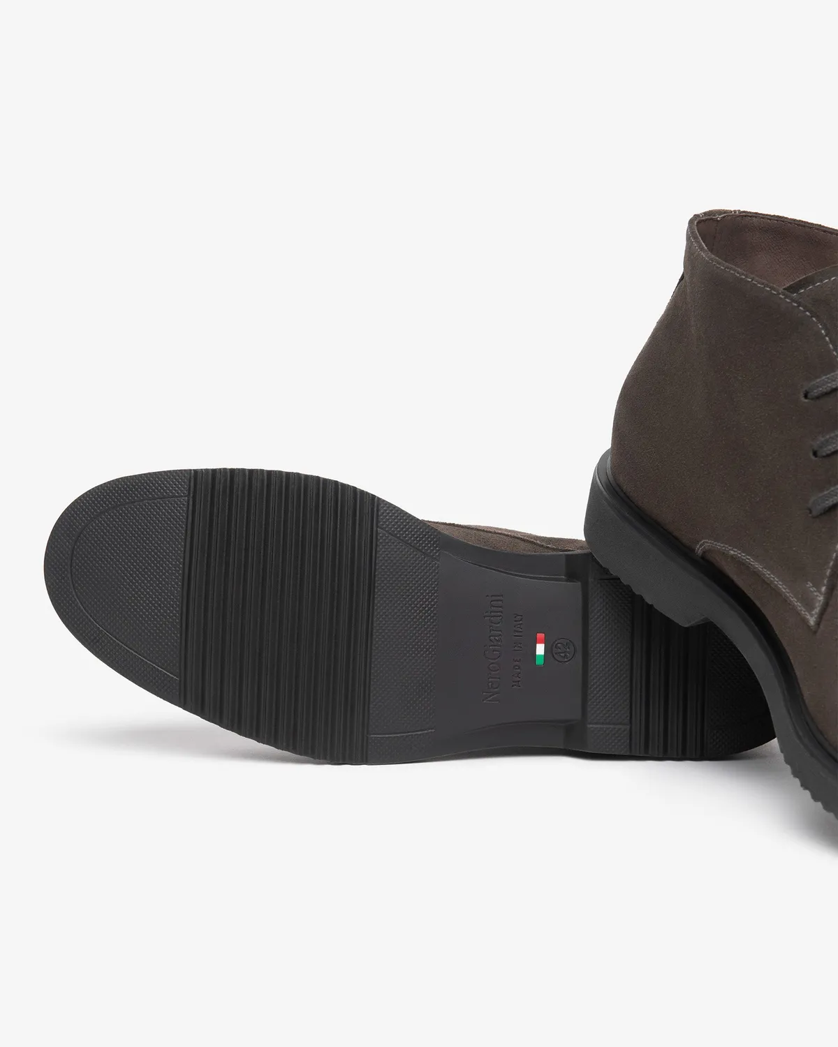 NeroGiardini ghete barbati piele intoarsa desert
