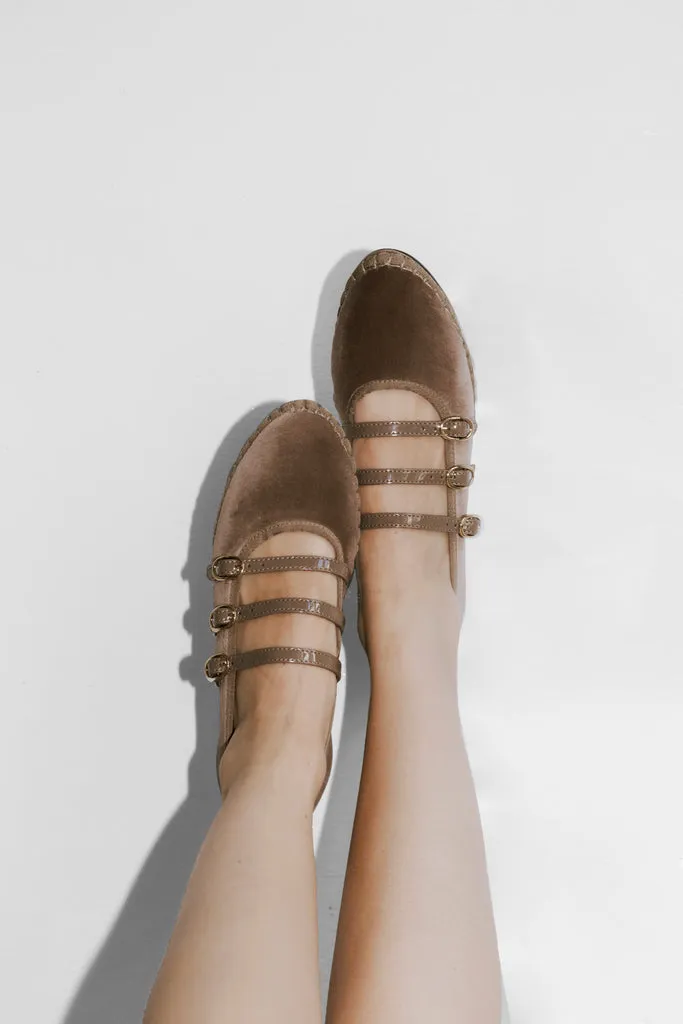 Flagelus Mina Brown pantofi Mary Jane maro catifea