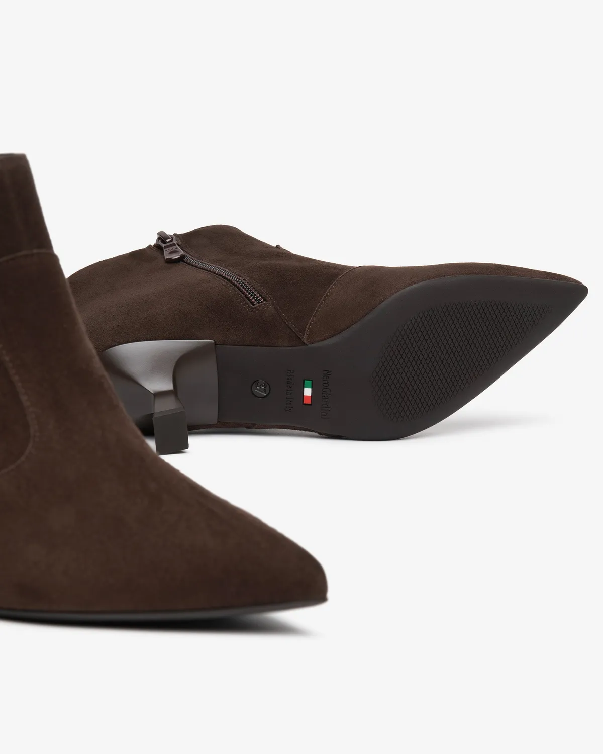 Botine NeroGiardini piele intoarsa toc 5,5 cm