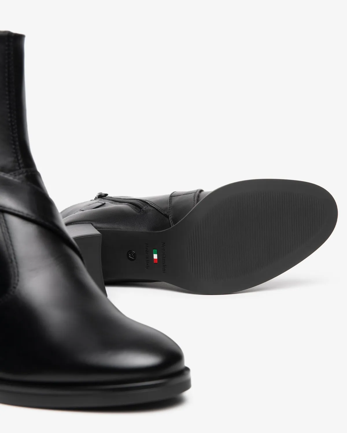 NeroGiardini Botine piele dama toc 75 mm catarama aurie