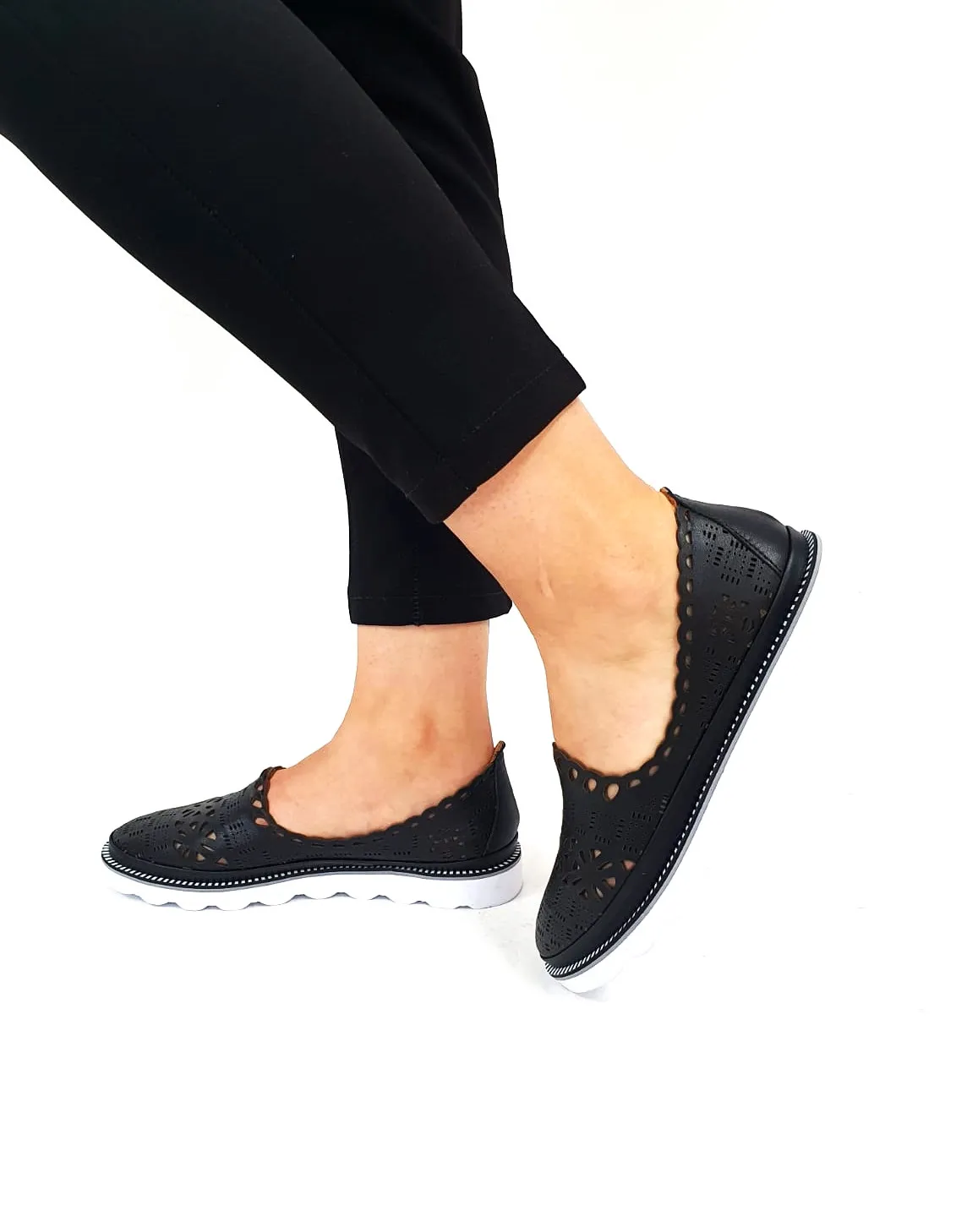 Catinca Shoes 970 N pantofi perforati piele negru