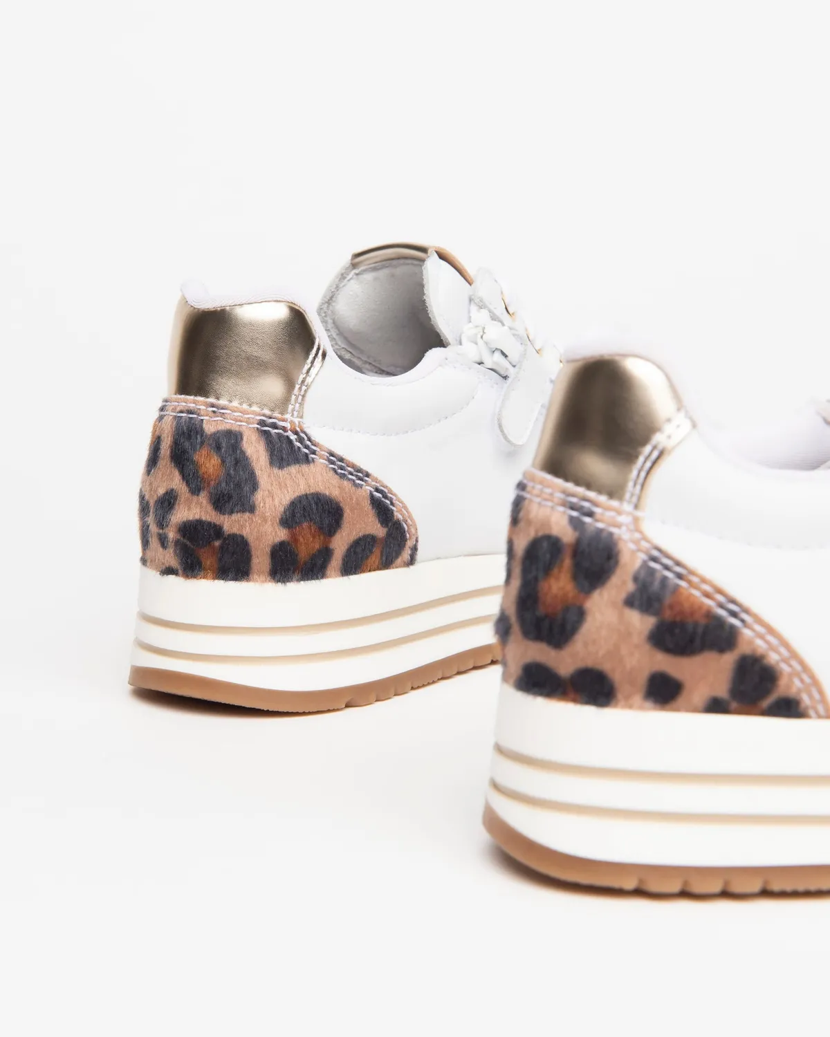 Sneakers fete NeroGiardini piele inima paiete