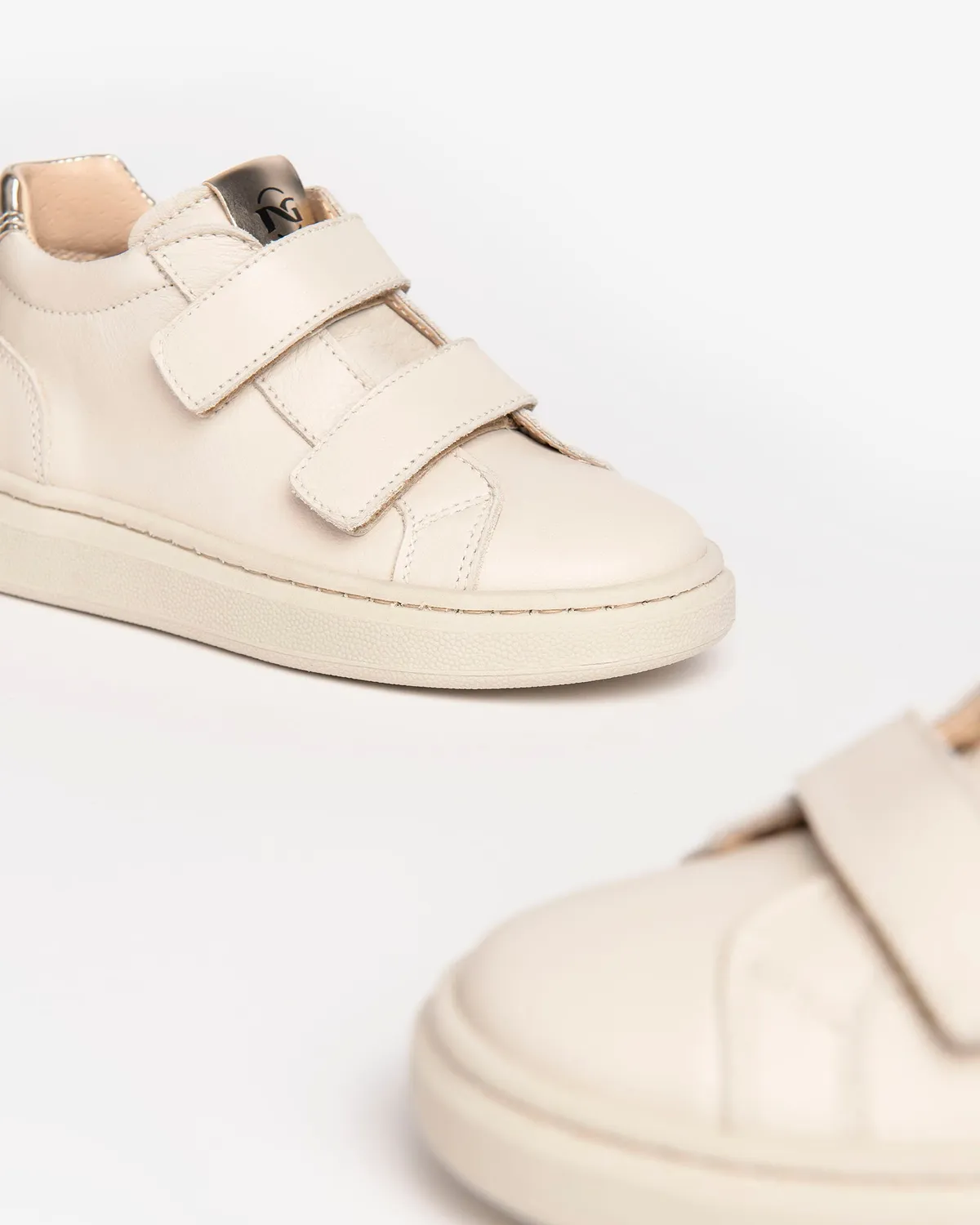 NeroGiardini Sneakers Fete Piele Talpa Ultra-Usoara