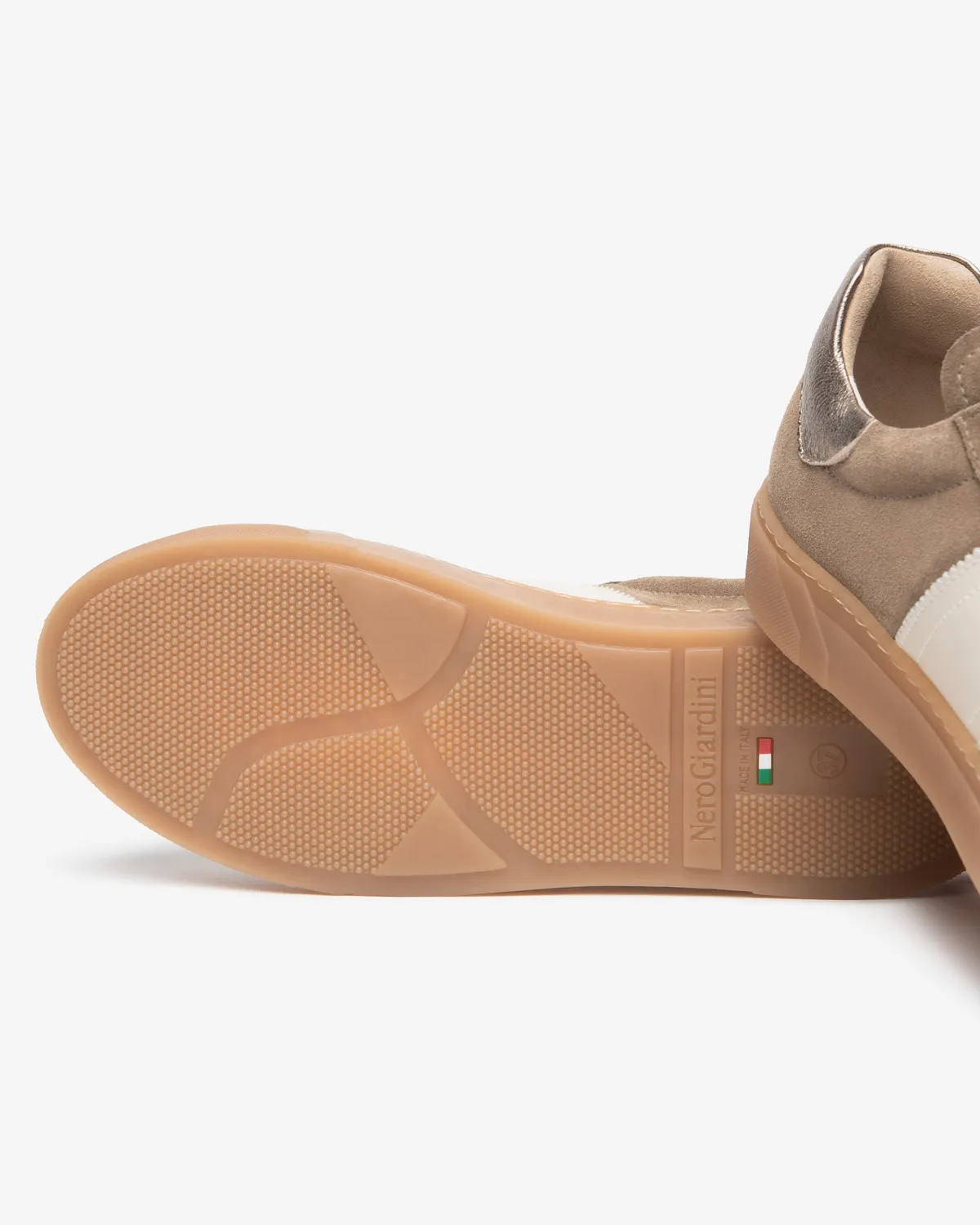 NeroGiardini sneakers piele dama cu piele intoarsa toamna