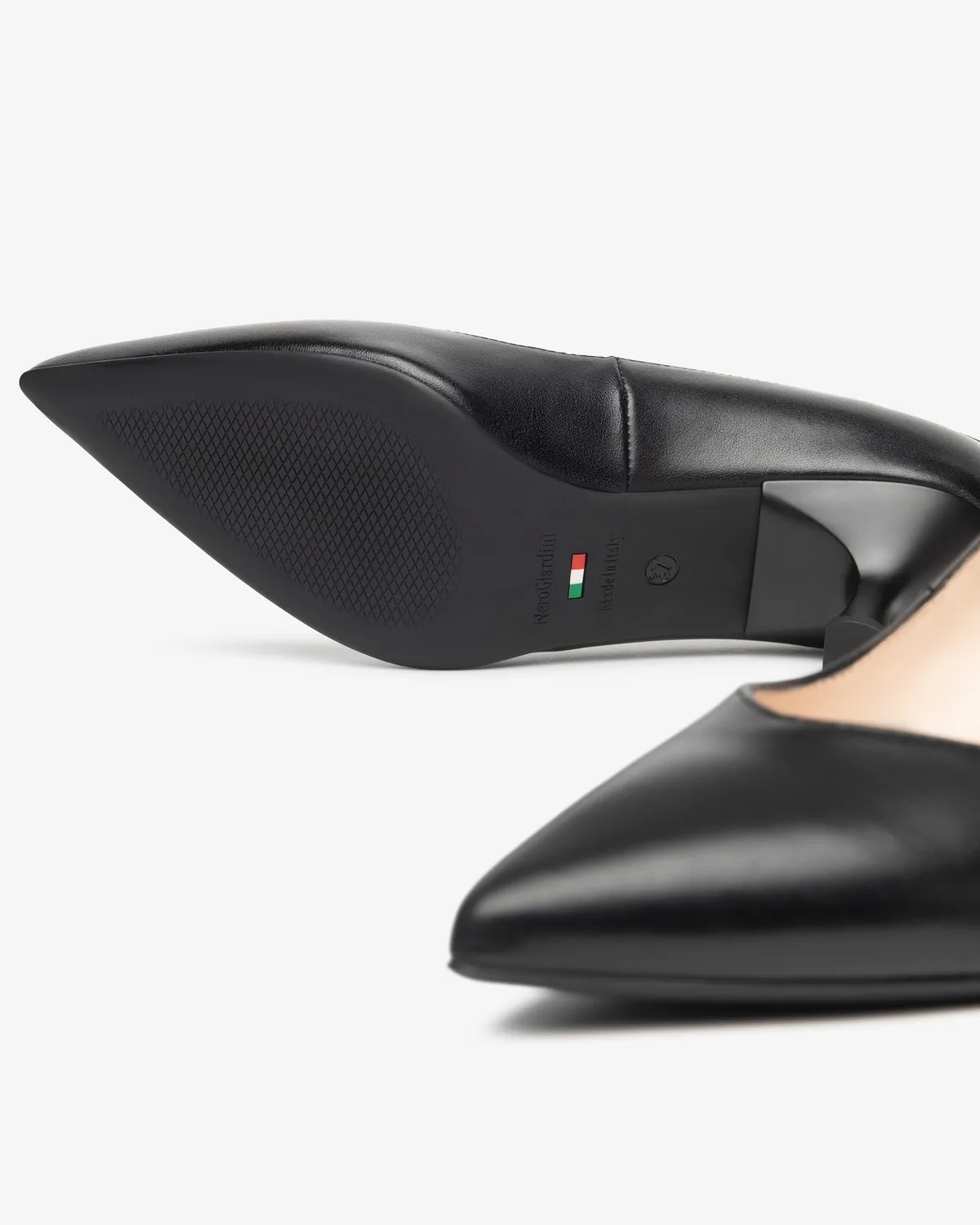 NeroGiardini pantofi decupati dama piele birou
