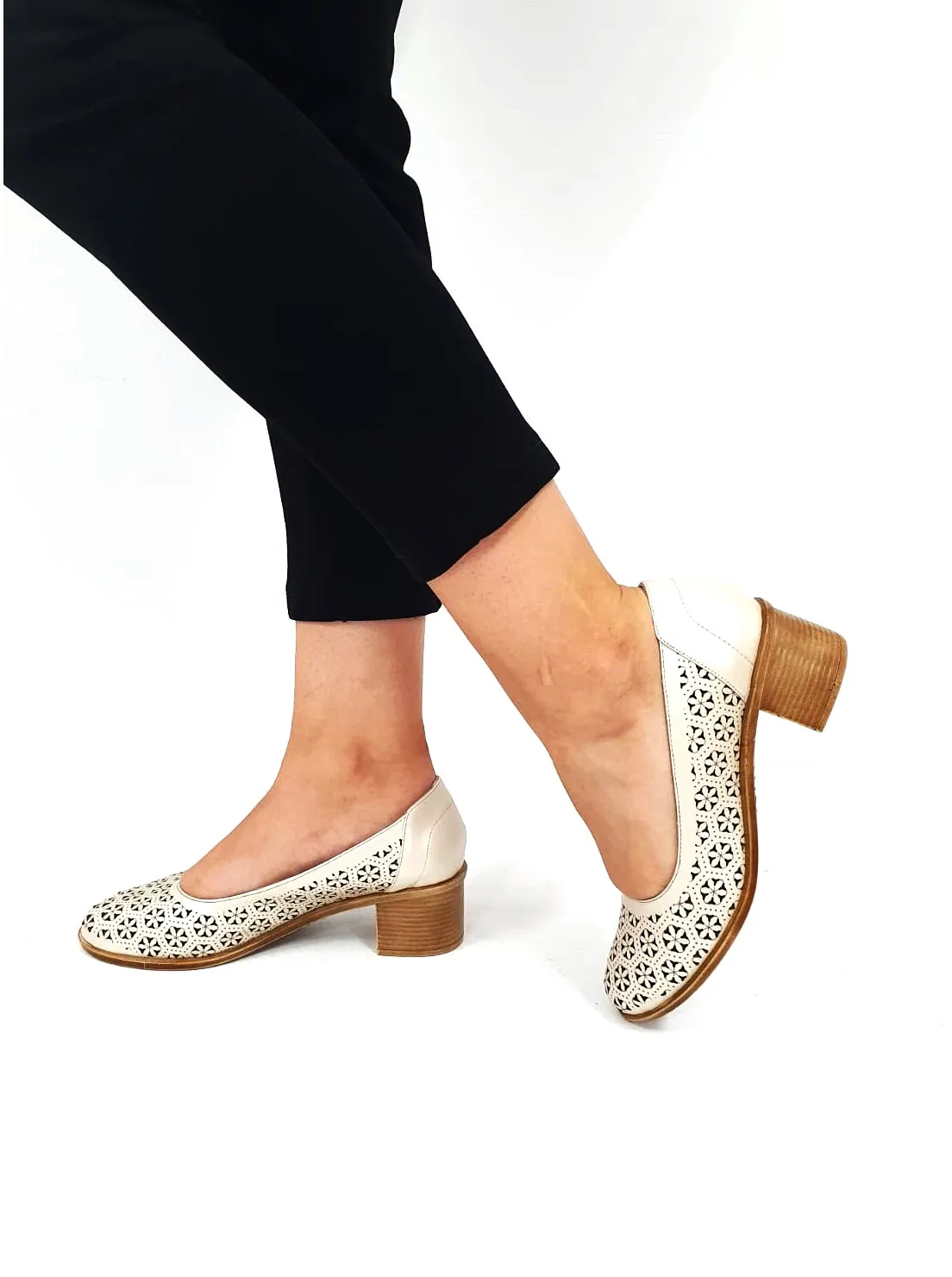 Catinca Shoes T15 BJS pantofi dama piele bej sidef perforati