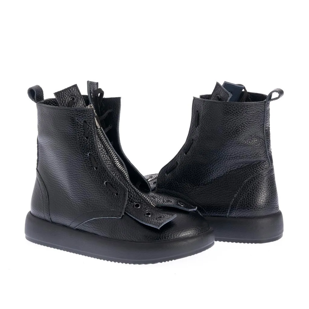 Ana Urbana Chiara ghete piele negre barefoot