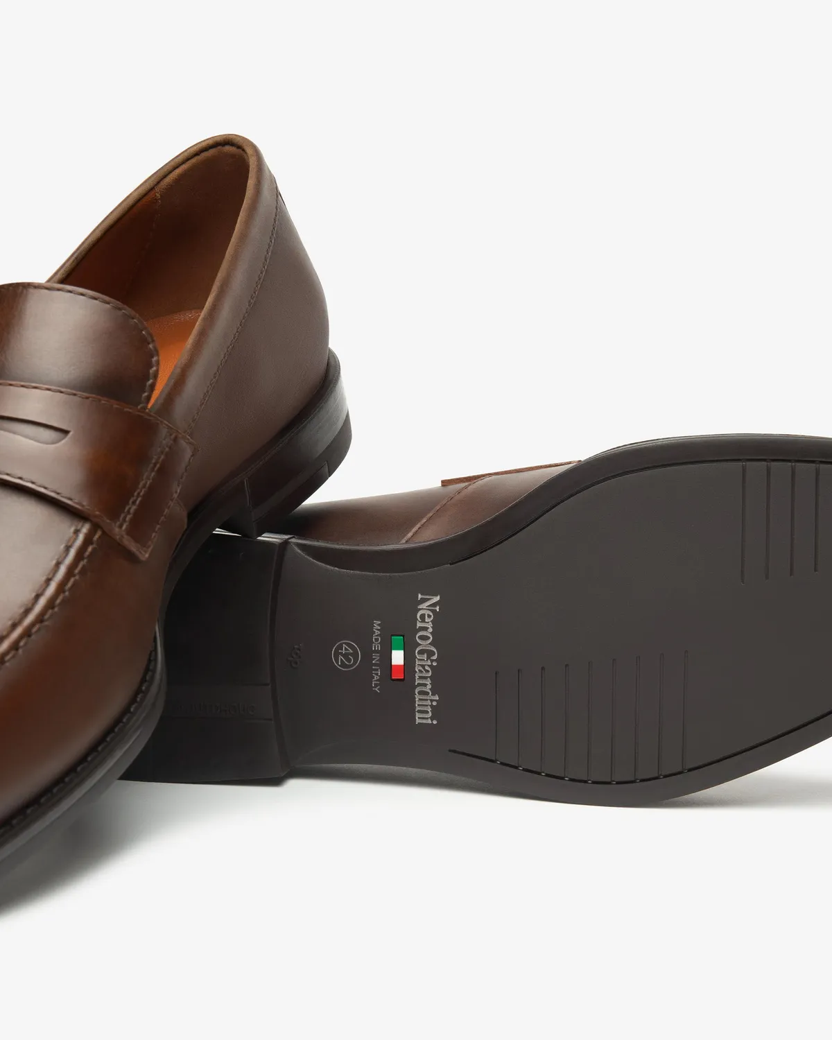 NeroGiardini mocasini barbati piele premium eleganti