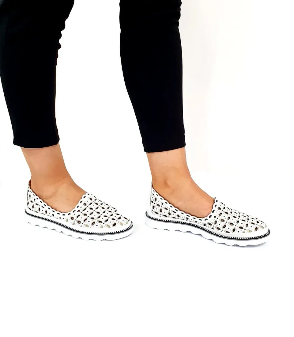 Catinca Shoes 972 A pantofi dama piele albi perforati