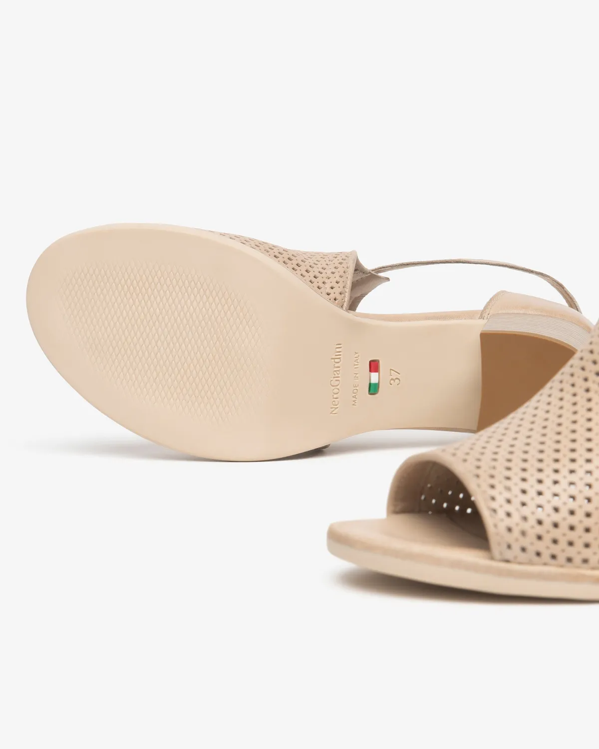 NeroGiardini sandale piele dama glezna inchisa