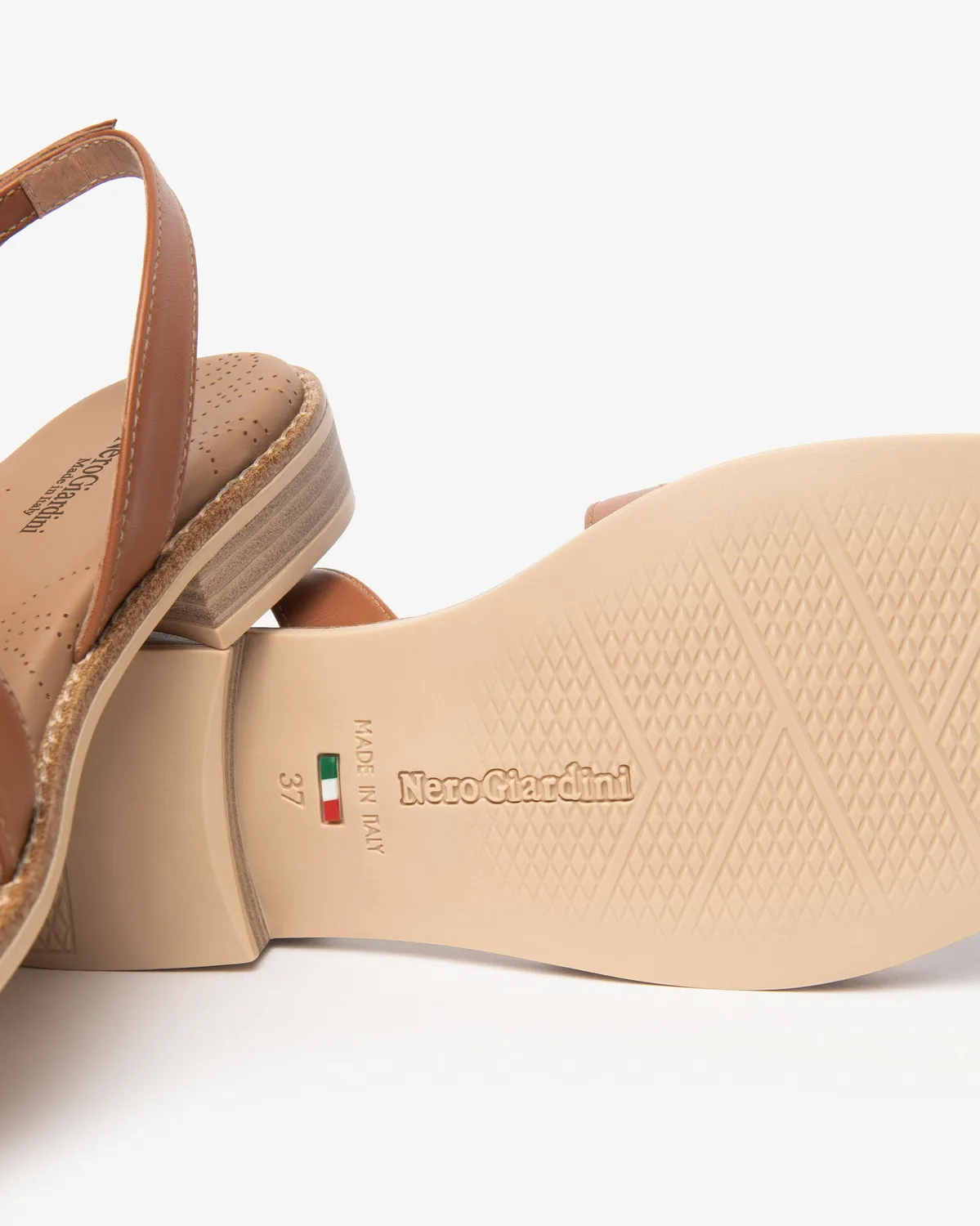 NeroGiardini sandale piele dama cu material tehnic