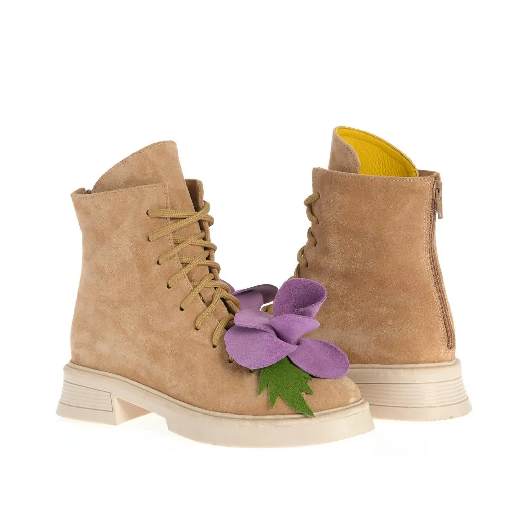 Ana Urbana Yasmina bocanci camel piele intoarsa