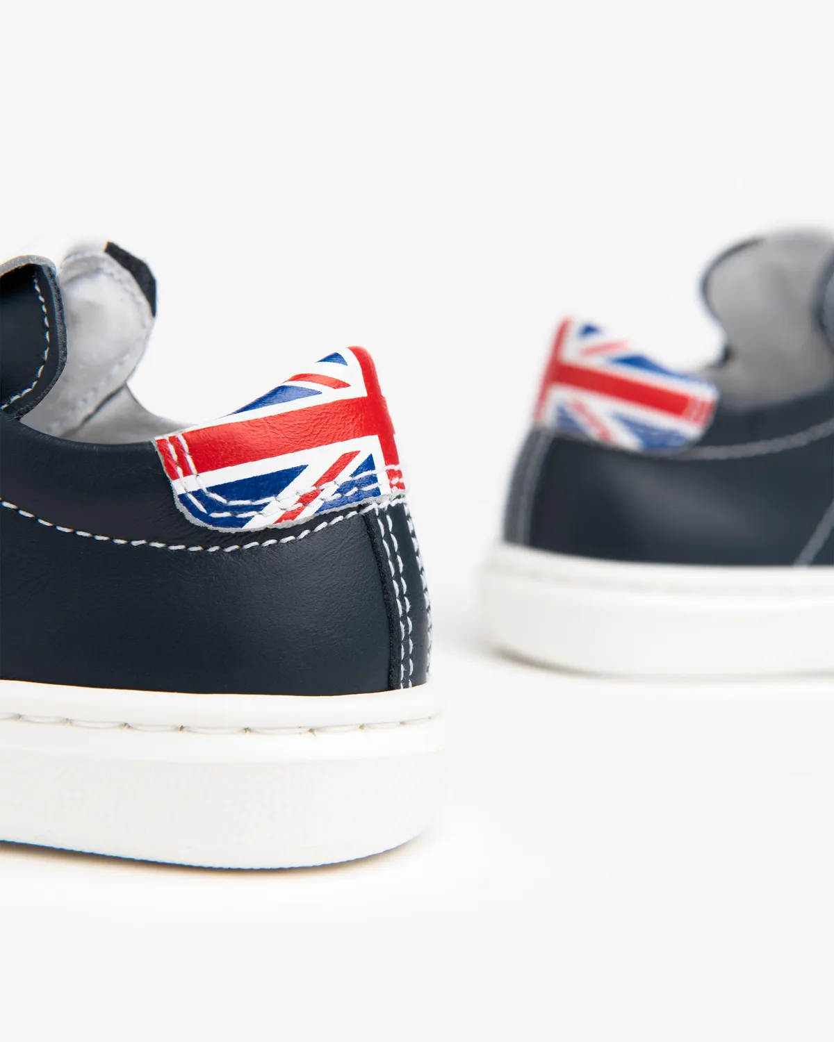 Sneakers băieței NeroGiardini primii pași
