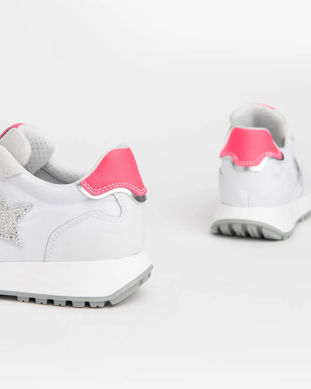 NeroGiardini Sneakers fete piele cu stea aplicata 31-39