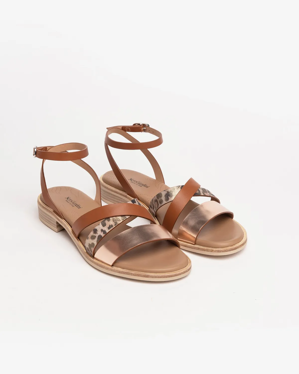 NeroGiardini Sandale piele damă toc mic animal print